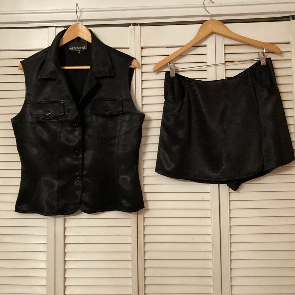 Navy blue short pants suit